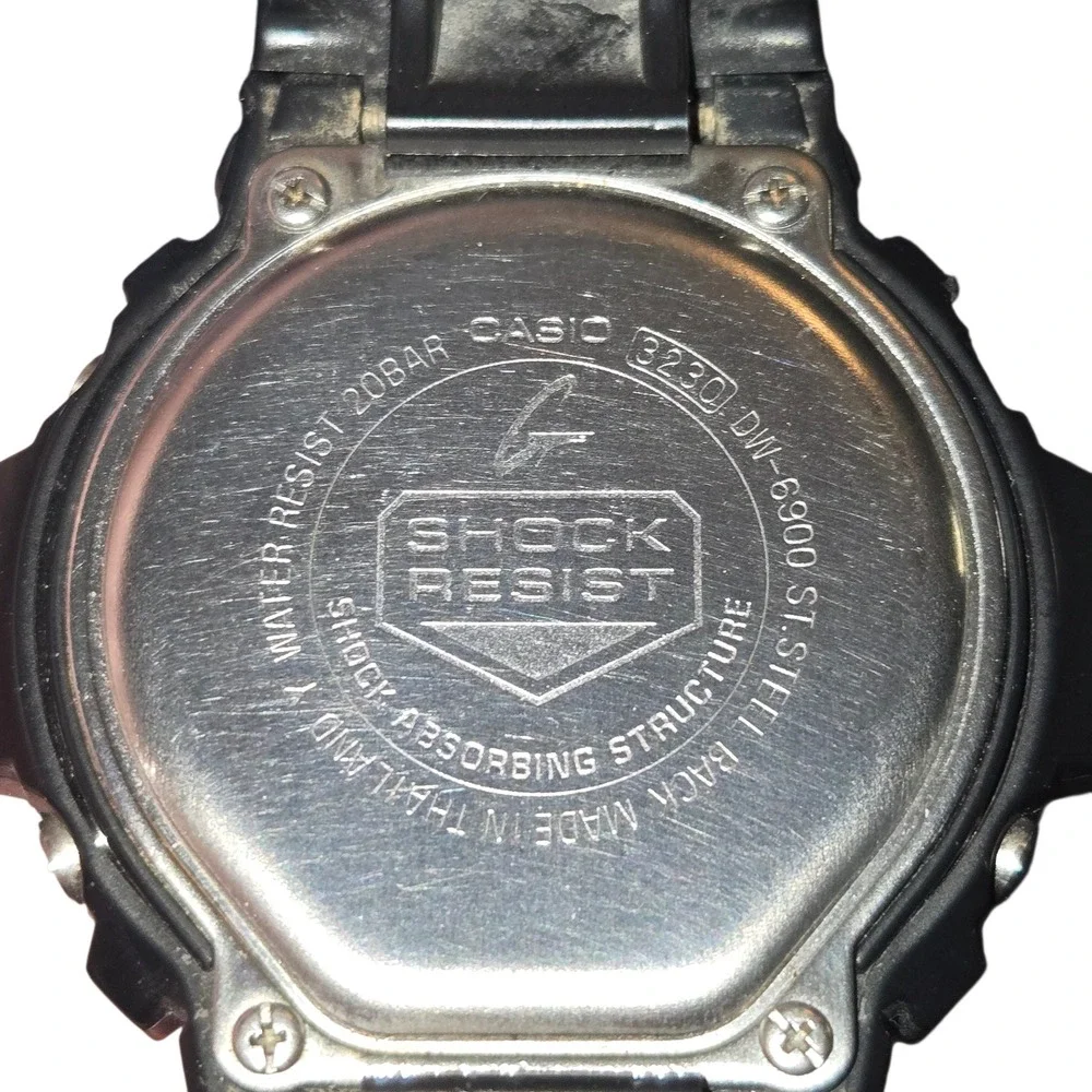 Casio G-Shock DW6900 Digital Watch 3230 Illuminator 200M Water Resist WORKS Read